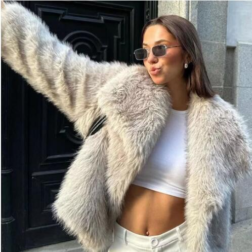 Soft Faux Fur • Elegant Winter Warmth • Premium Cold‑Weather Style